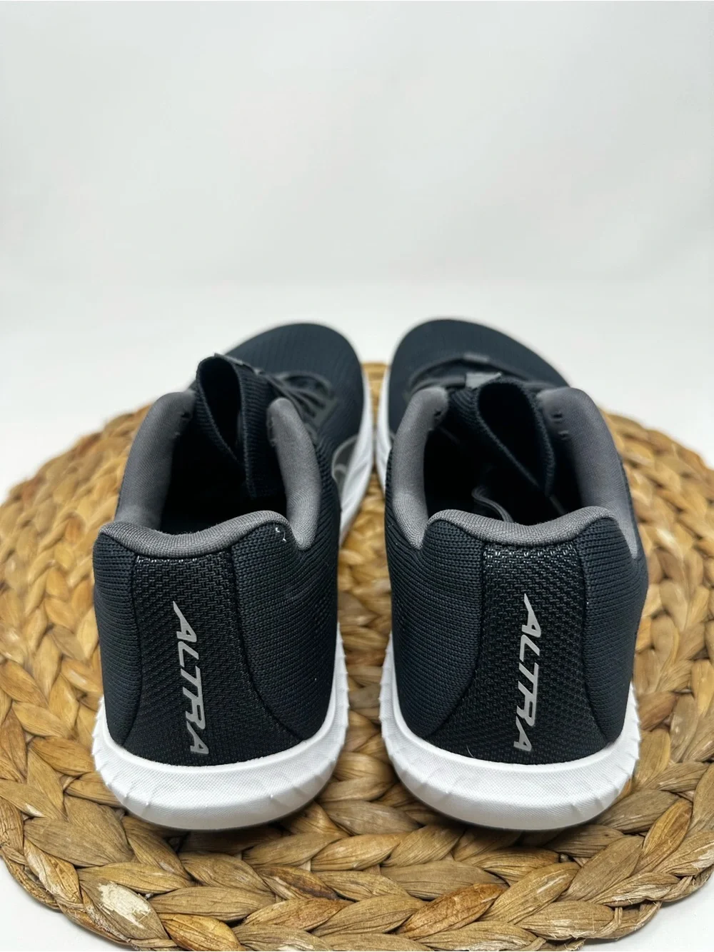 ALTRA Escalante 4 Running Shoes Black White Size 9 Women's